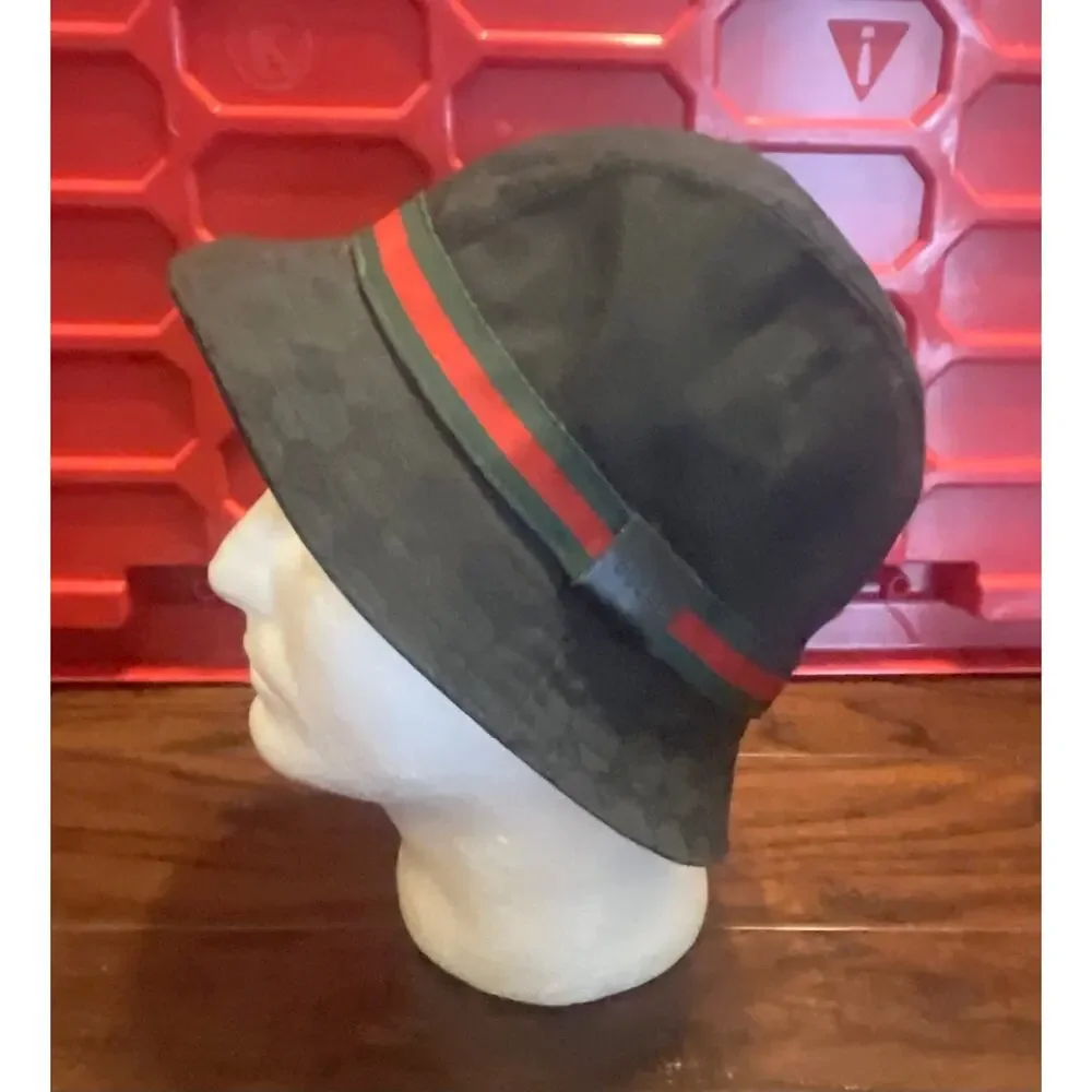$695 Gucci Black Cotton Blend 90's Throwback Bucket Hat Size M